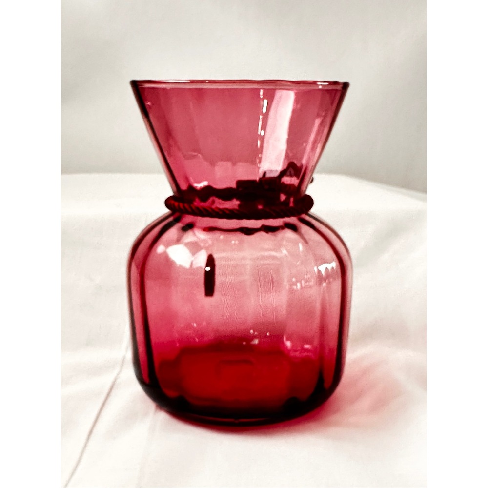 Pilgrim‎ Cranberry Glass Vase Handmade Gold Infused Optic Ribbed Made in USA